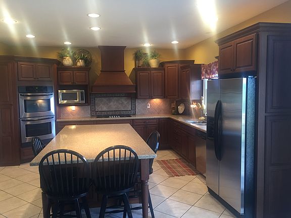 Kitchen with 4by 8 ft island