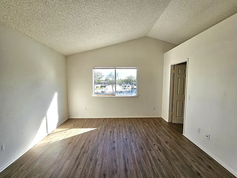24657 Carolyn Ave — Photo 25