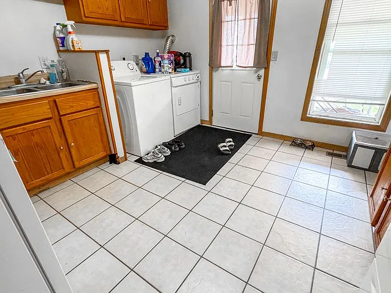 1124 West Ave S — Photo 3
