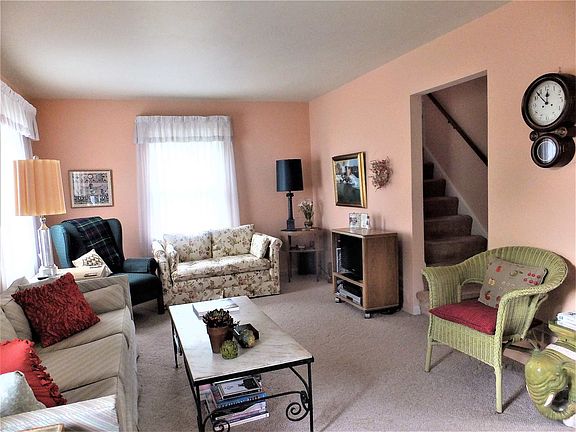 5th image of 1132 Woodlawn Blvd