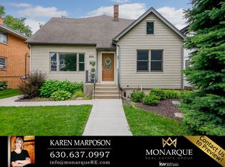 839 N Brainard St, Naperville, IL 60563