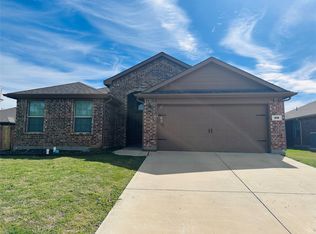 215 Belmont Park Dr, Ponder, TX 76259