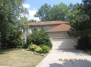 329 W Hampshire Dr, Bloomingdale, IL 60108