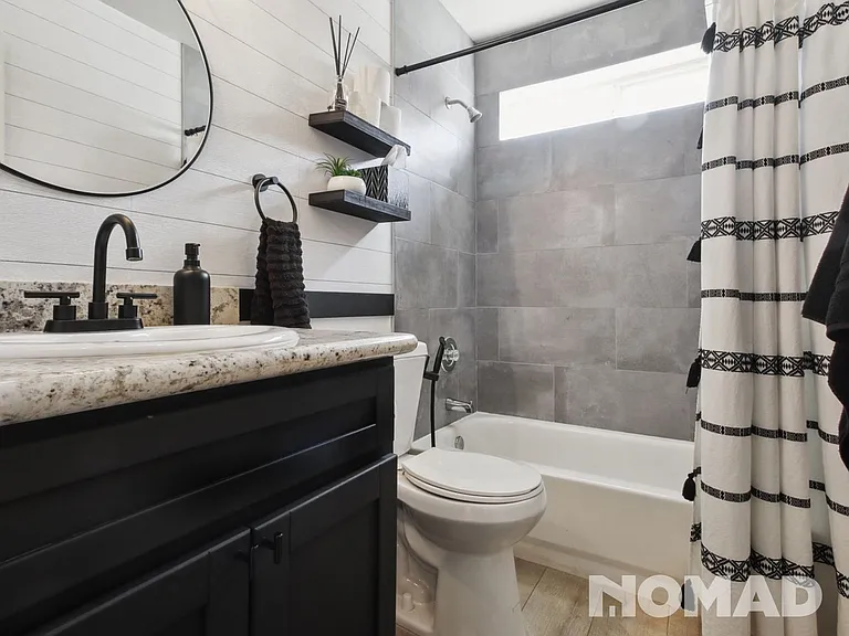 1303 E Washington Ave — Photo 16