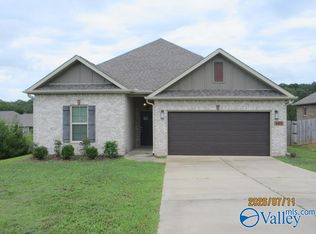 105 Windrose Ln, Huntsville, AL 35810