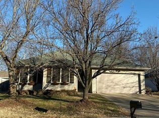2817 W Cherokee St, Springfield, MO 65807