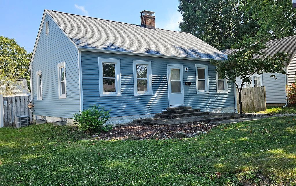 1749 Christopher Ln - Property Image