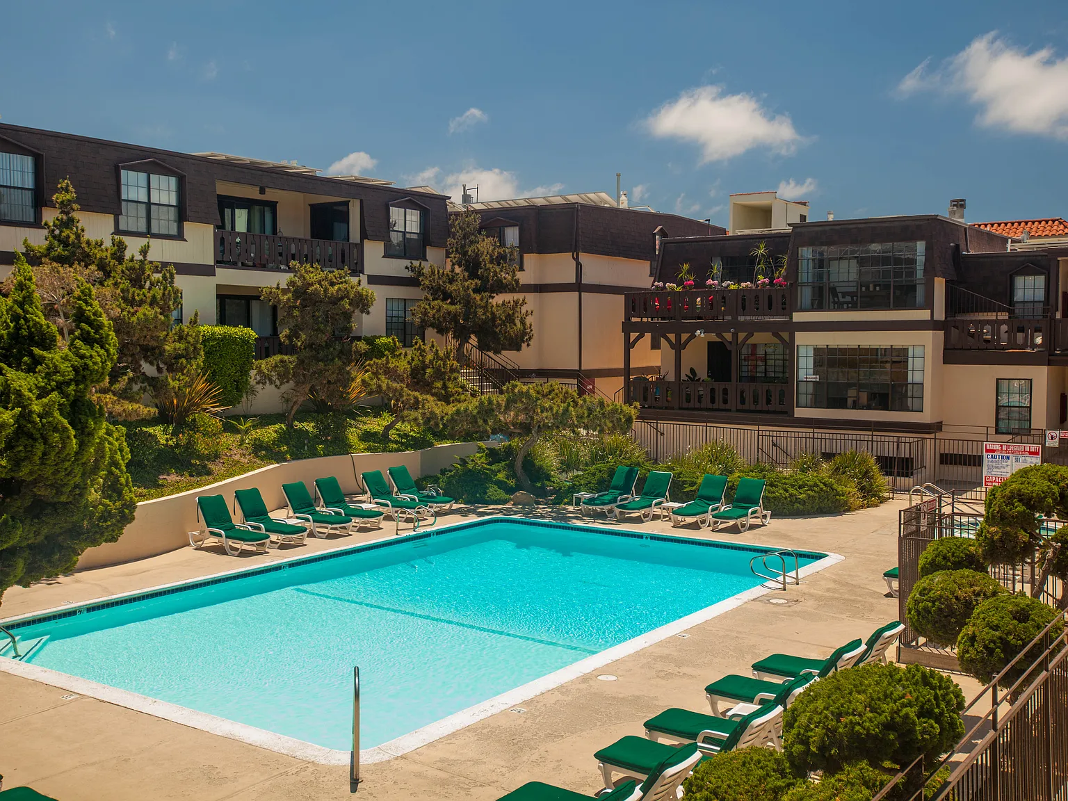 Peppertree Apartments — Photo 4