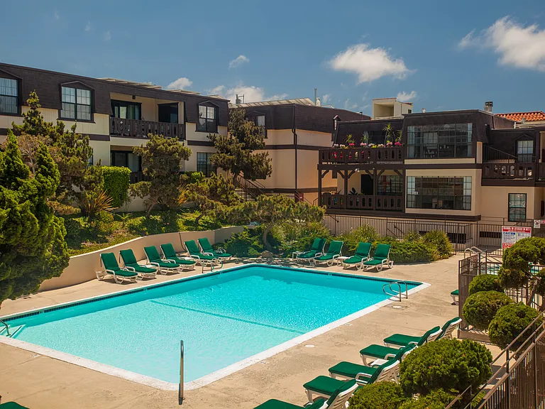 Peppertree Apartments — Photo 4