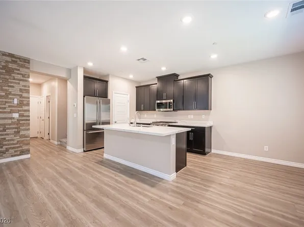 600 N Carriage Hill Dr #1053, Las Vegas, NV 89138
