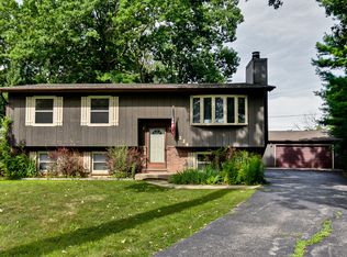 224 Lakewood Dr, Antioch, IL