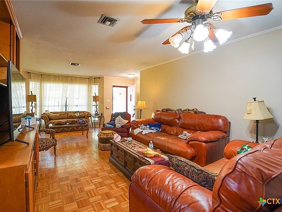 3rd image of 2801 E Loma Vista Ave
