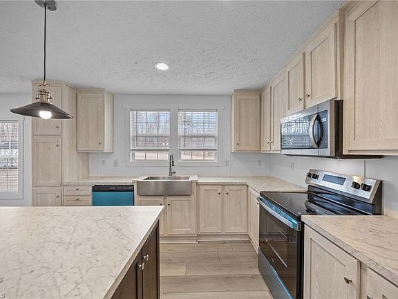 4th image of 3309 E Calloway Dr