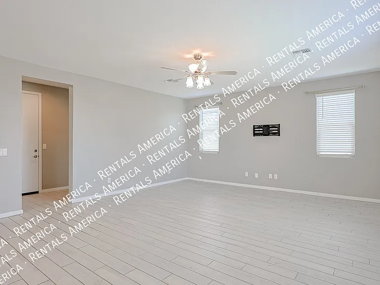 15713 W Woodlands Ave — Photo 12