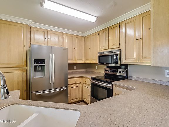 4th image of 11360 Creek Dr