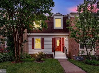 6619 Hiddenite Ct, Alexandria, VA 22310