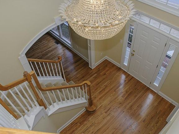 3rd image of 1571 Brentwood Dr