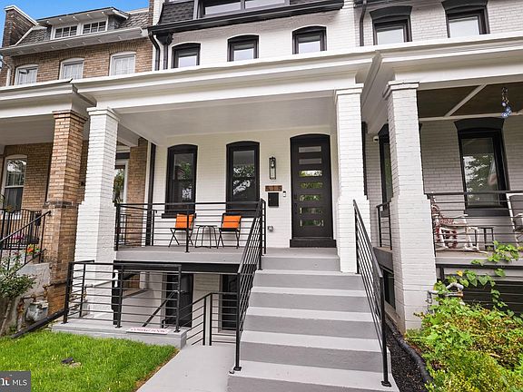 2nd image of 515 Kentucky Ave SE