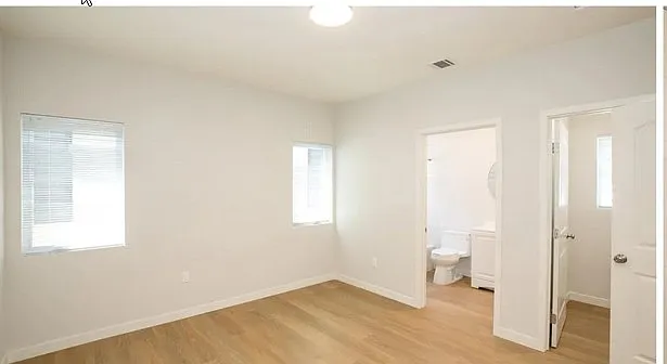 1004 W Clark Ave #1004 — Photo 16