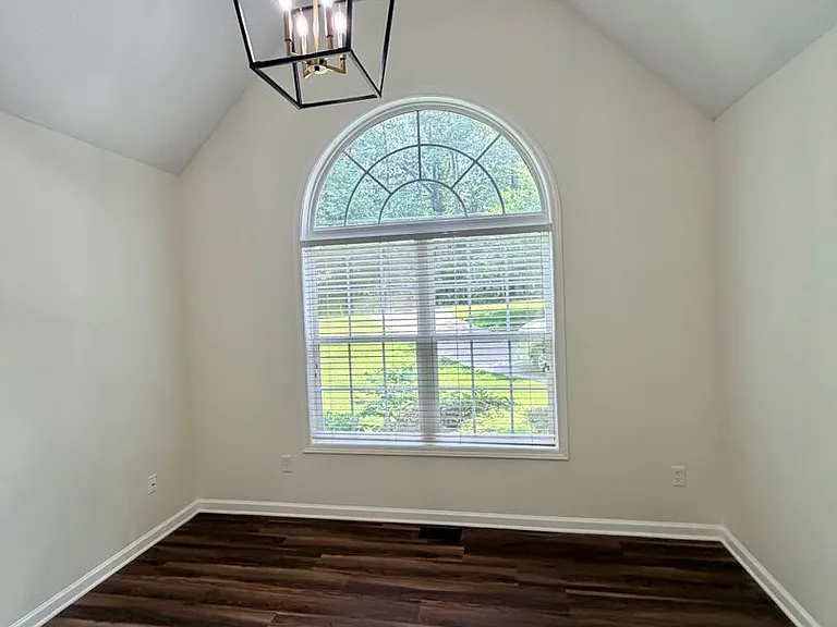 2544 Carnes Rd — Photo 11