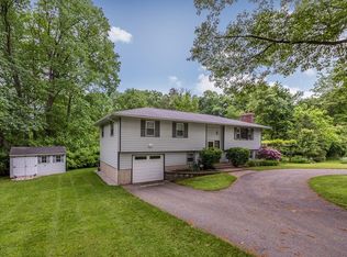 40 Edgemont St, Longmeadow, MA 01106