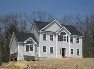 7 Porcupine Rd, Windham, NH 03087