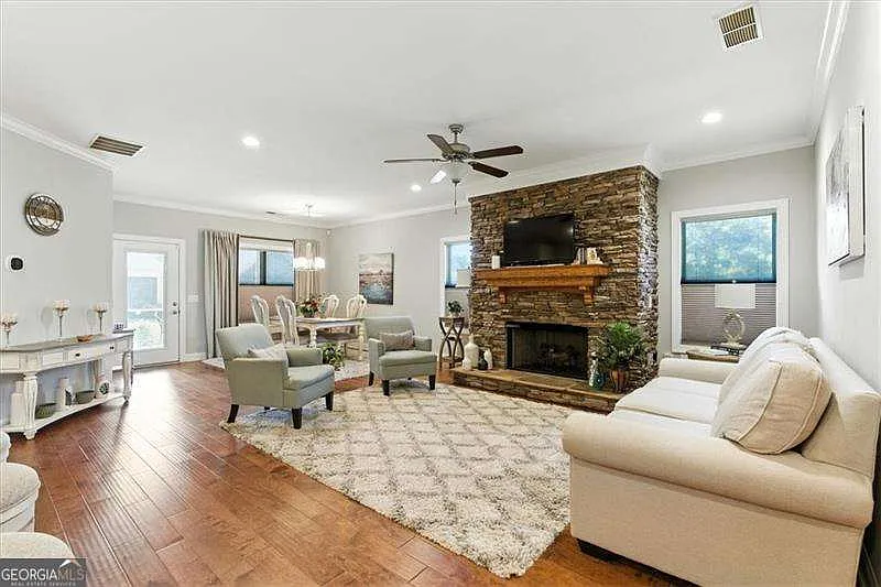 3047 Patriot Sq SW photo 1