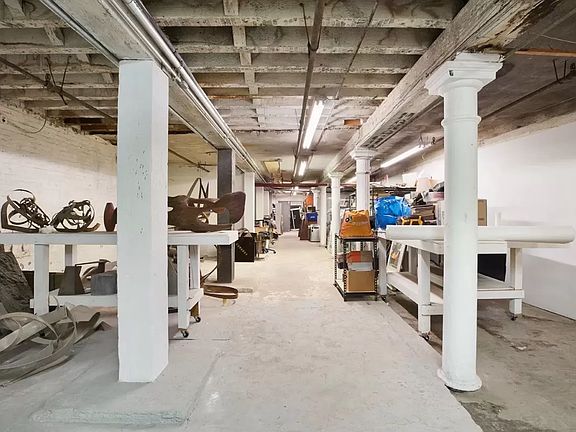 4th image of 84 Thomas St APT 1