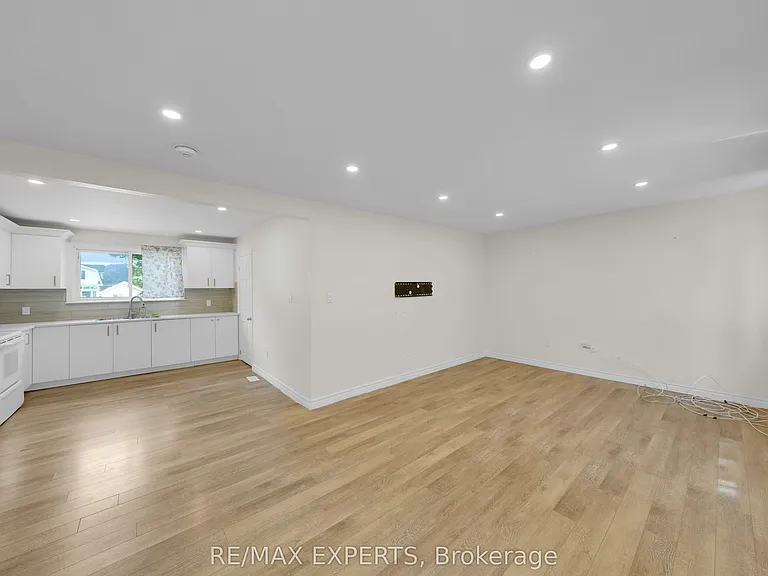 92 Tupper St W #MAIN — Photo 10
