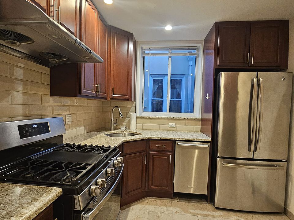 1st image of 4417 28th Ave APT 3R
