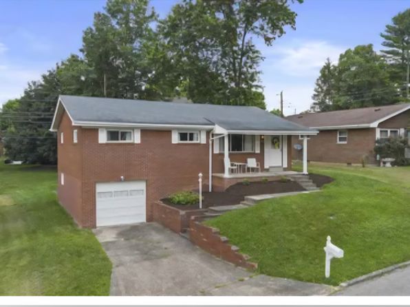 2733 Carolyn St