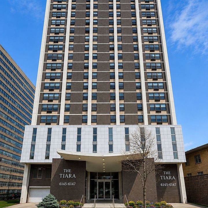 1st image of 6145 N Sheridan Rd APT 27C