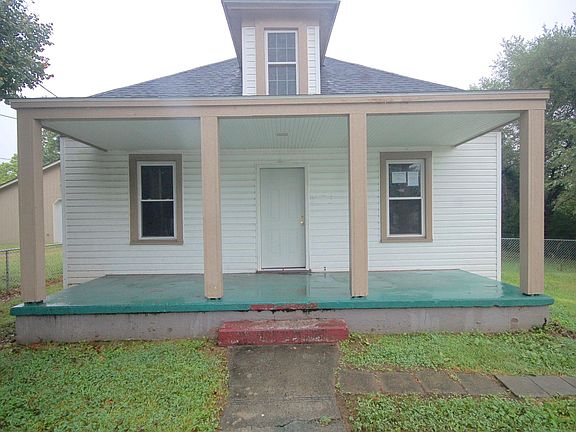 3rd image of 129 10 1/2 St SE