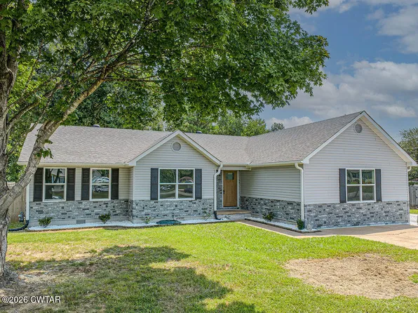 102 Charles Latham Dr, Jackson, TN 38301