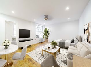 300 W 12th St #2P, New York, NY 10014