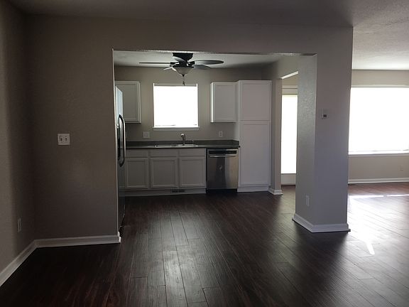 Kitchen/Dining area