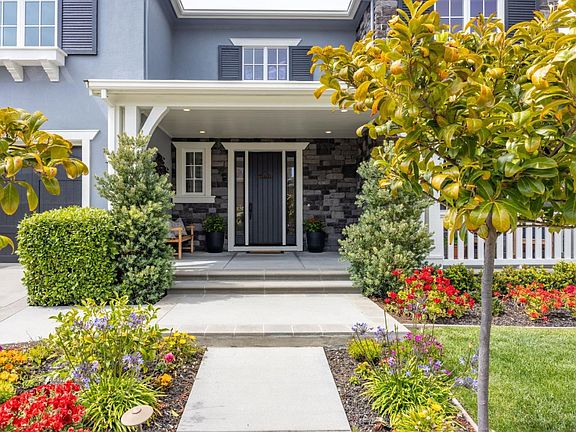 3rd image of 102 Carnoustie Dr