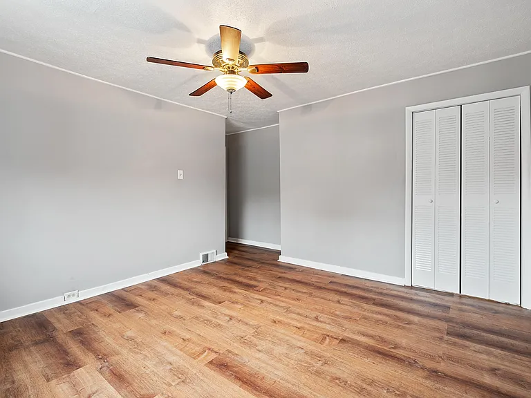 1907 Fox Way — Photo 13