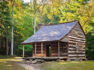 4 Mountain Rd, West Hartford, CT 06107