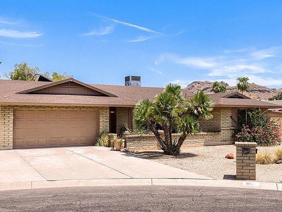 3rd image of 864 E PARADISE Lane
