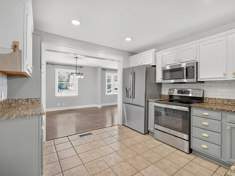 544 Watsonwood Dr — Photo 17