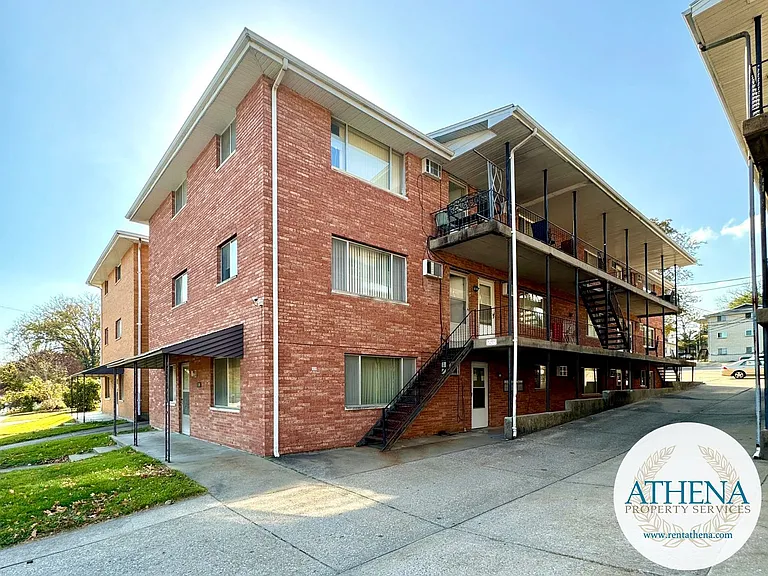 319 N Frederick St — Photo 1