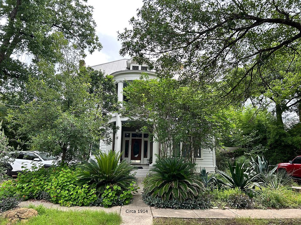 Built in 1914- 4 apts. Apt 1 is in the bottom left side and back of the house.