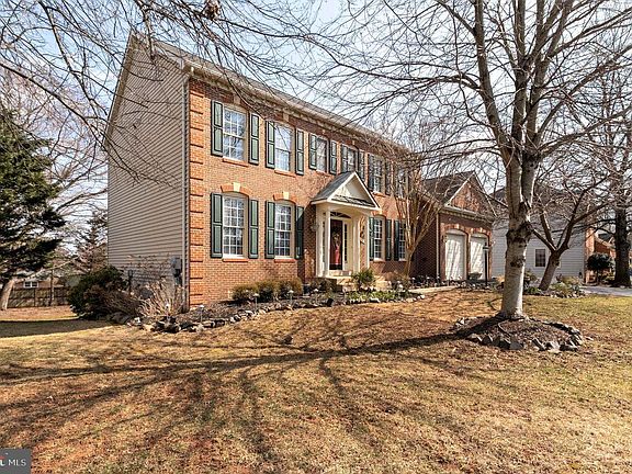 4th image of 14256 Saint Annes Ct