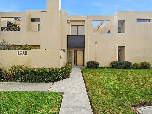 3rd image of 1067 Padre Dr Unit 2
