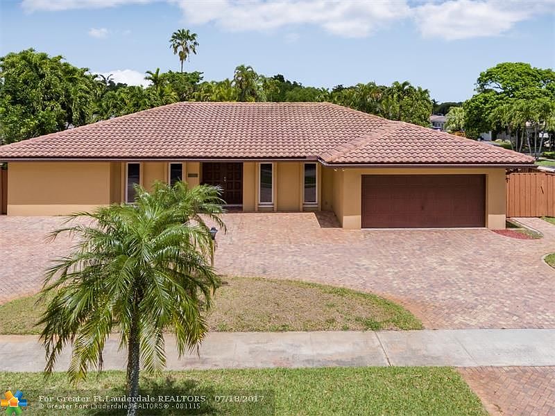 1st image of 4701 Sarazen Dr
