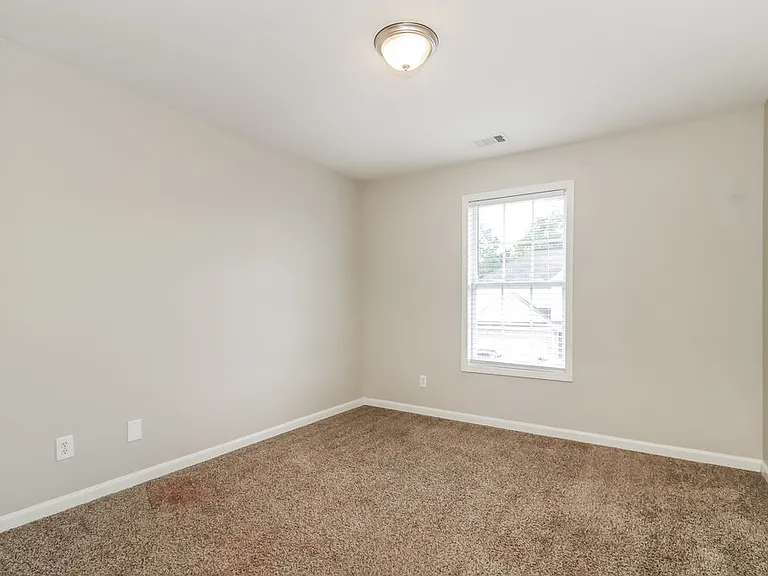 204 Providence Dr — Photo 14