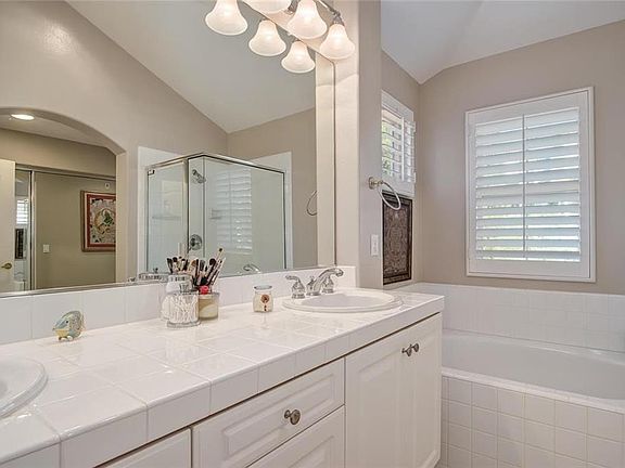3rd image of 7 Padua Ct