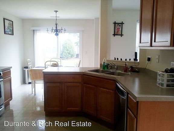 2nd image of 99 W Buckingham Dr