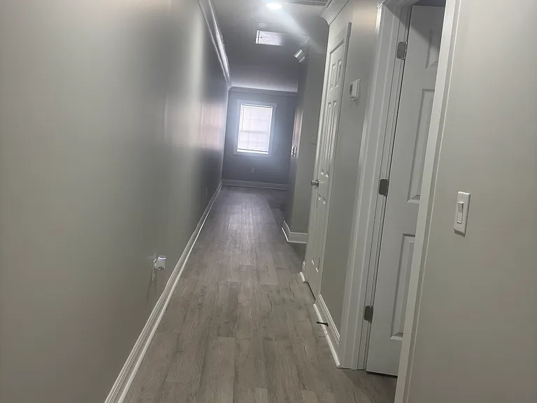 Prince Court Apartments — Photo 40
